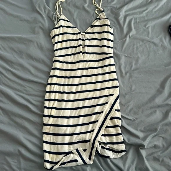 Assumetrical with cut outs dress - Picture 1 of 1